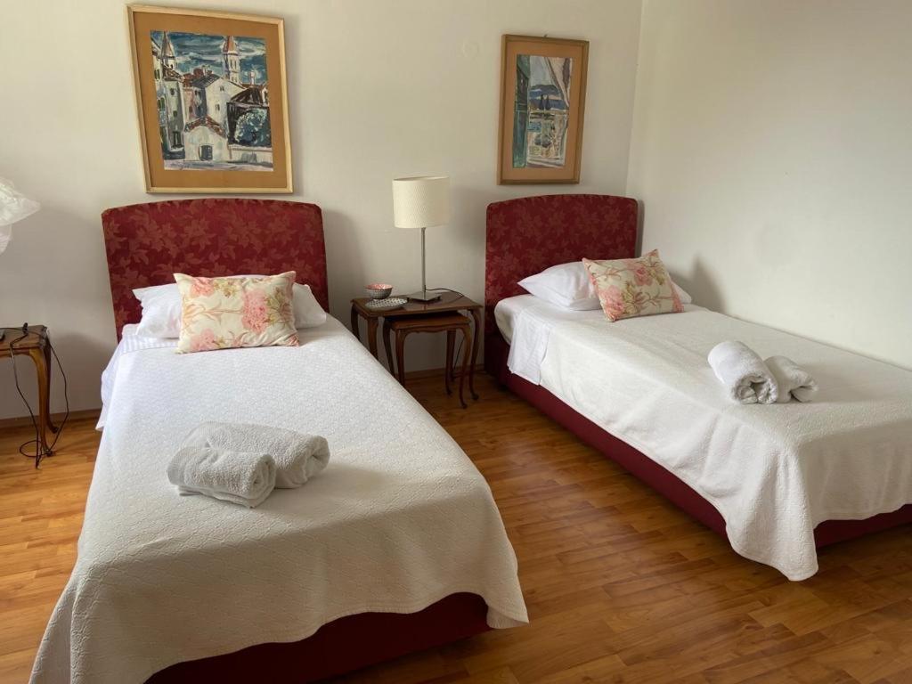 Apartment In Maslinica 70M From The Sea Экстерьер фото