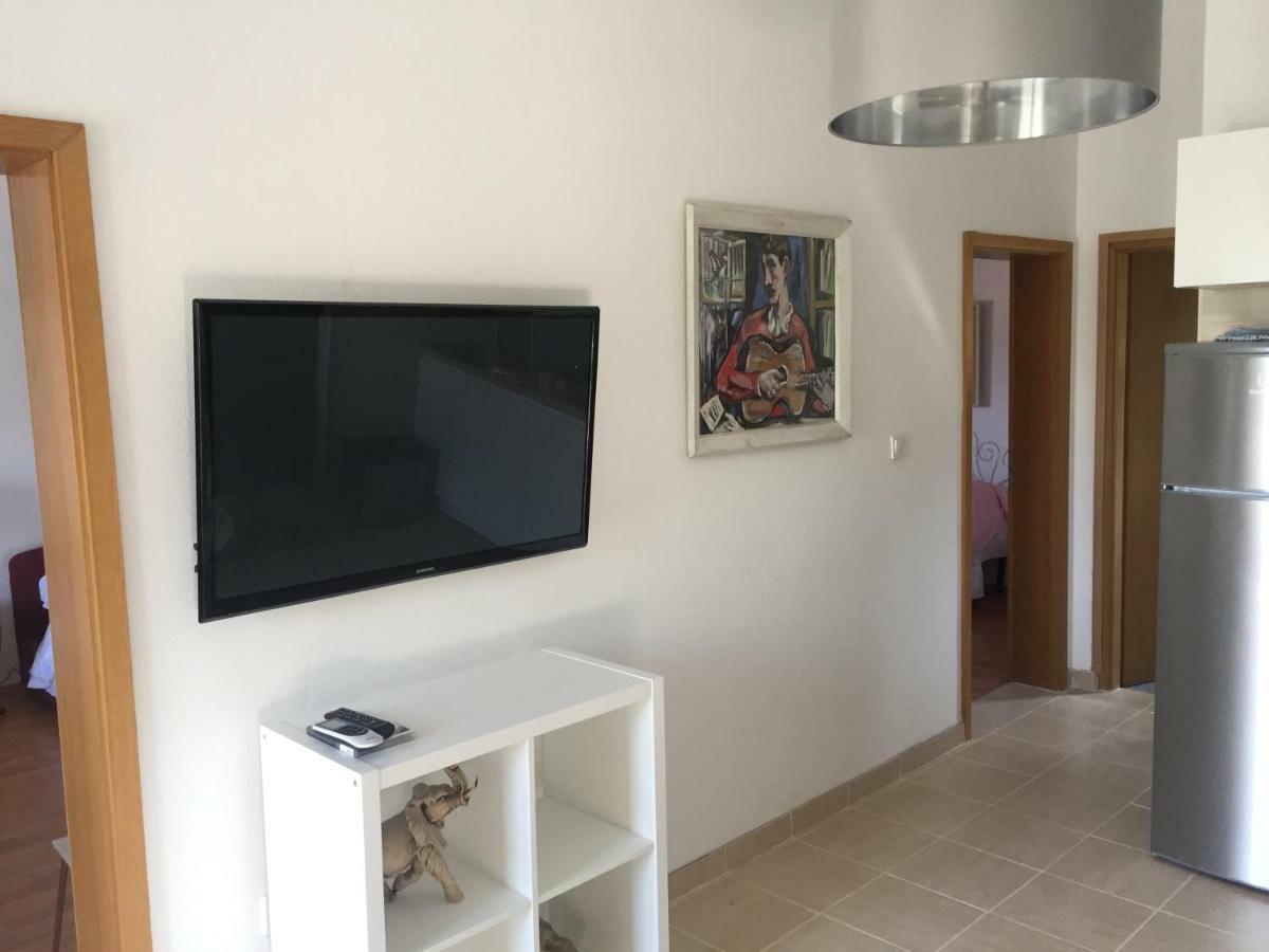 Apartment In Maslinica 70M From The Sea Экстерьер фото